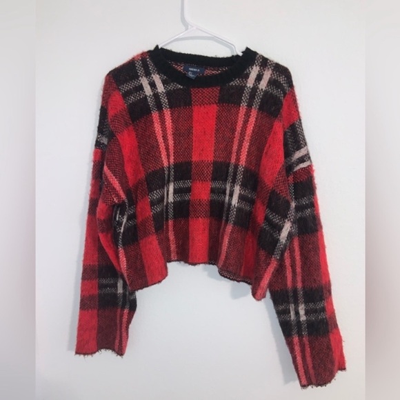 Plaid Boxy Sweater - Picture 7 of 11